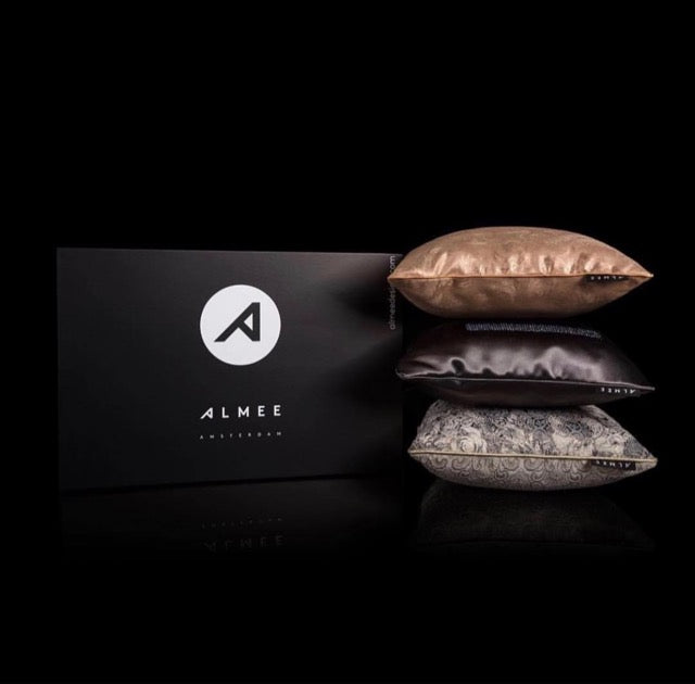 Crystal Mesh  satijn sierkussen zwart  met kristallen